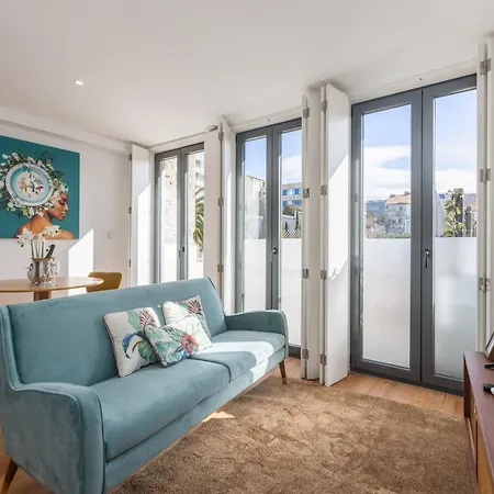 New!central W/ Sunny Terrace - 9 Min Walk Trindade