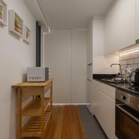 New!central W/ Sunny Terrace - 9 Min Walk Trindade Porto
