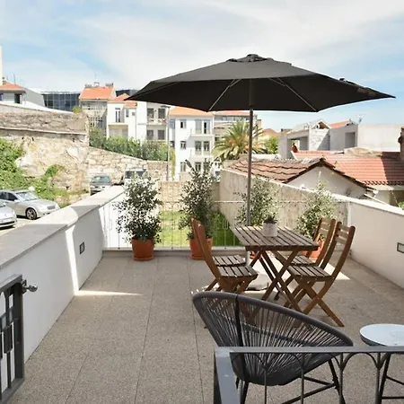 Apartment New!central W/ Sunny Terrace - 9 Min Walk Trindade Porto