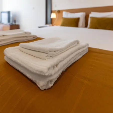 New!central W/ Sunny Terrace - 9 Min Walk Trindade *