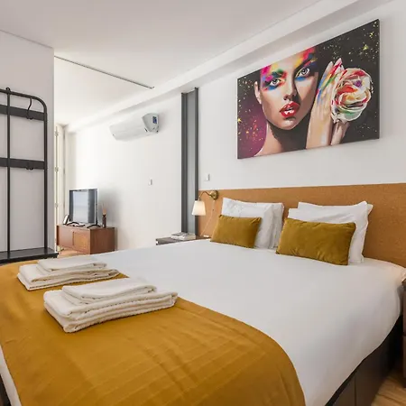 New!central W/ Sunny Terrace - 9 Min Walk Trindade * Porto