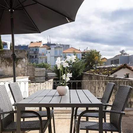 New!central W/ Sunny Terrace - 9 Min Walk Trindade Apartment *