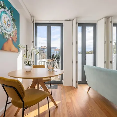 Apartment New!central W/ Sunny Terrace - 9 Min Walk Trindade *