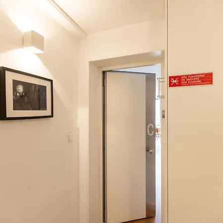 New!central W/ Sunny Terrace - 9 Min Walk Trindade Porto