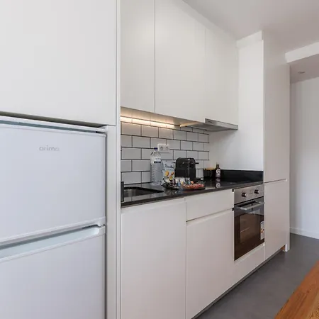 New!central W/ Sunny Terrace - 9 Min Walk Trindade Apartment Porto