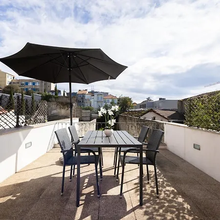 New!central W/ Sunny Terrace - 9 Min Walk Trindade *